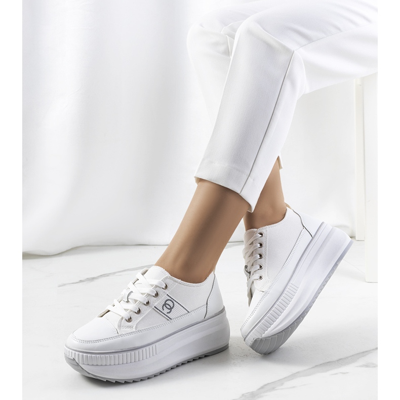 BM Valkoiset lenkkarit korkeassa Barsu-pohjassa valkoinen 1