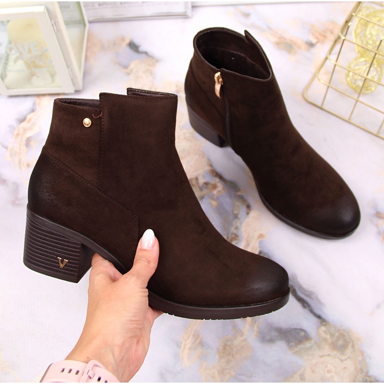 Naisten saappaat ruskean eko-mokkanahkan Potockin päällä 1