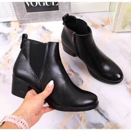 Naisten saappaat eristetty musta käärmeennahka Potocki 1