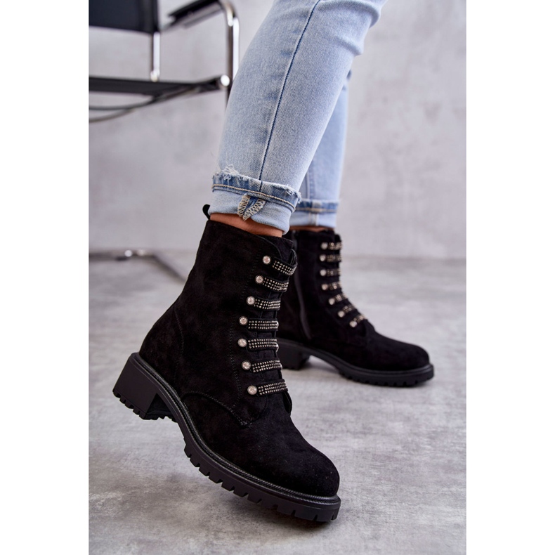 PG1 Mustat Malesia mokkanahkasaappaat koristeraidoilla 1