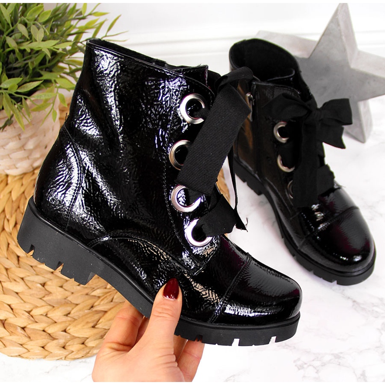 Mustat eristetty musta patenttisaappaat tytöille Kornecki 6220 1