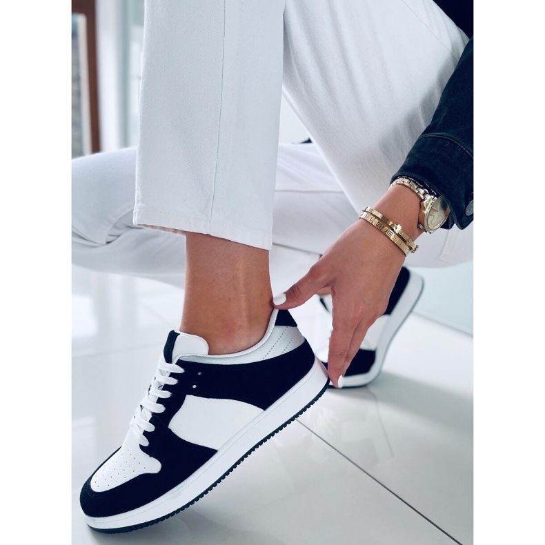 PA1 Naisten Cilaea BLACK / WHITE lenkkarit valkoinen musta 2