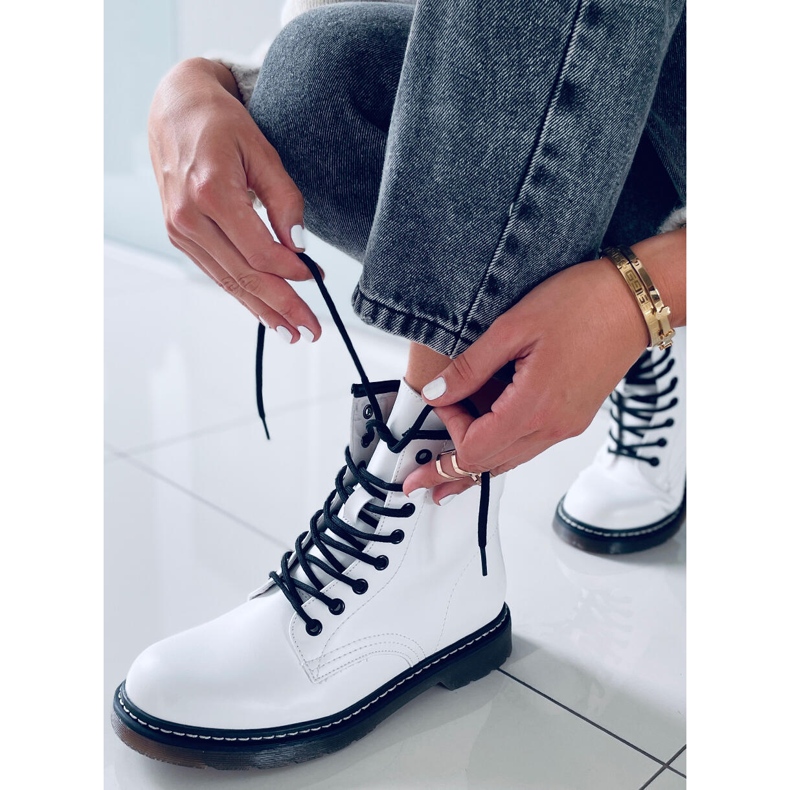 PA1 Carol White martensiaki-saappaat valkoinen 2