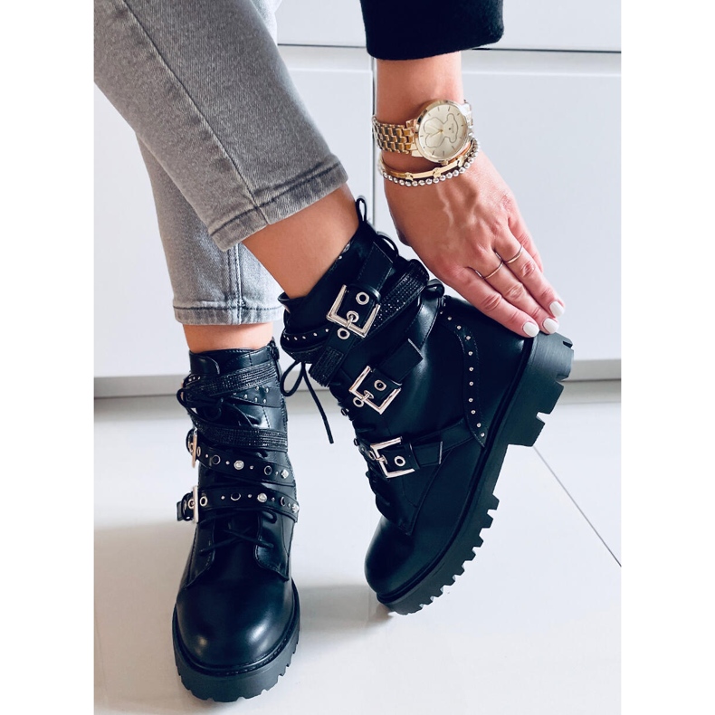 Fleur Mustat armeijan saappaat 2