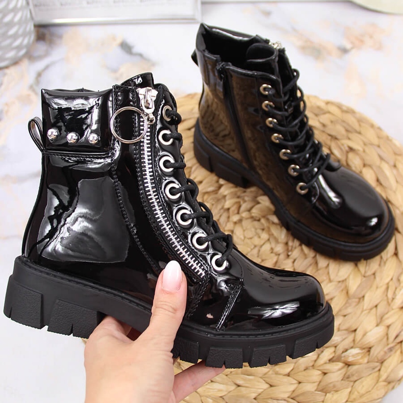 Musta Vinceza mustaksi lakatut eristetyt saappaat tytöille 1