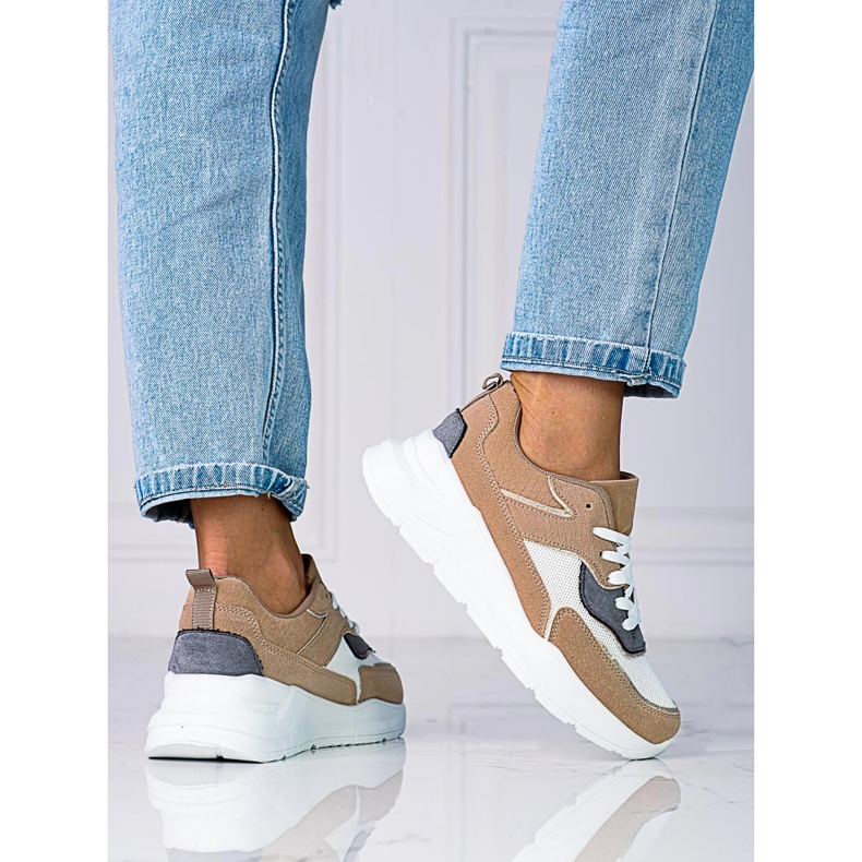 Mukavat naisten Shelovet-lenkkarit paksulla beigenvärisellä alustalla ruskea 1