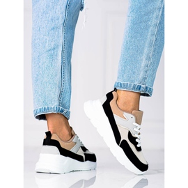 Mukavat naisten Shelovet-lenkkarit paksulla mustalla ja beigellä alustalla 1