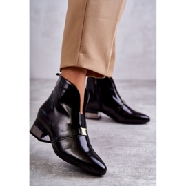 Nahkasaappaat tasakorkoisella Laura Messi 2268 mustalla 1