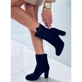 Esmeralda Blackin korkokengät pitsillä musta 1