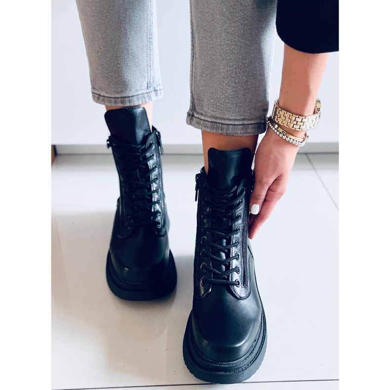 Edvin Black korkeapohjaiset nilkkurit musta 2