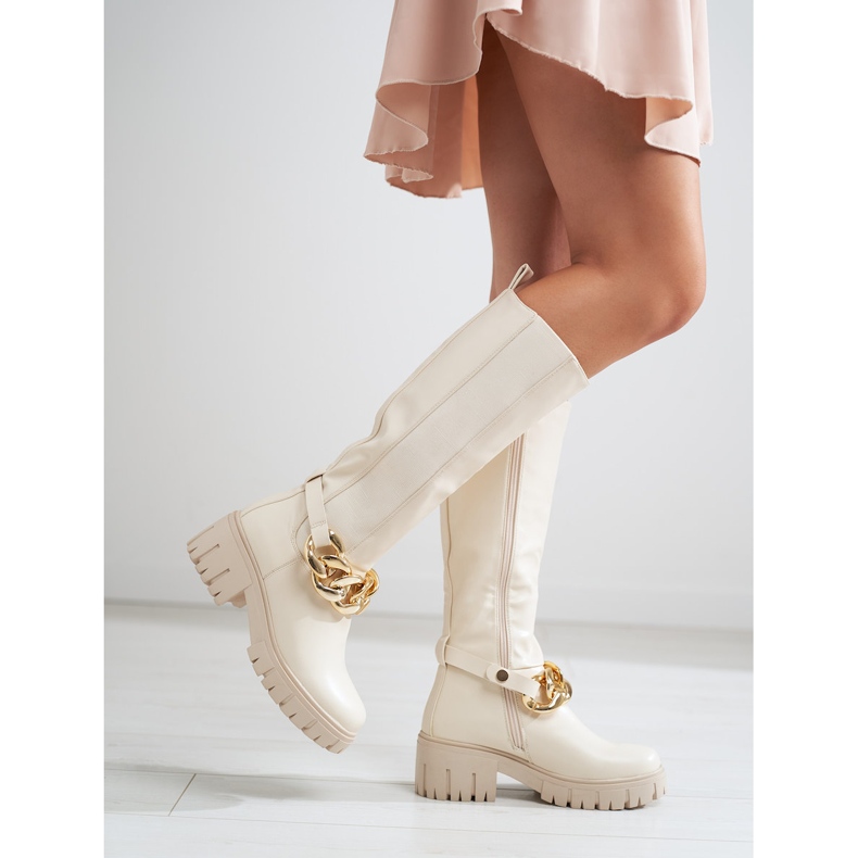 Naisten beige-saappaat paksussa Shelovet-pohjassa, joka on valmistettu ekologisesta nahasta 1