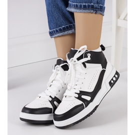 Grandiksen mustat tennarit valkoinen 2