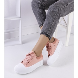 Vaaleanpunaiset tennarit Kilkennyn alustalla vaaleanpunainen 1