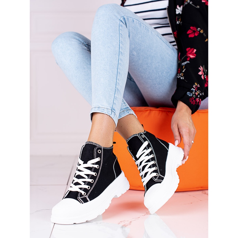 Korkeat nauhalliset mustavalkoiset naisten tennarit Shelovet-alustalla 2