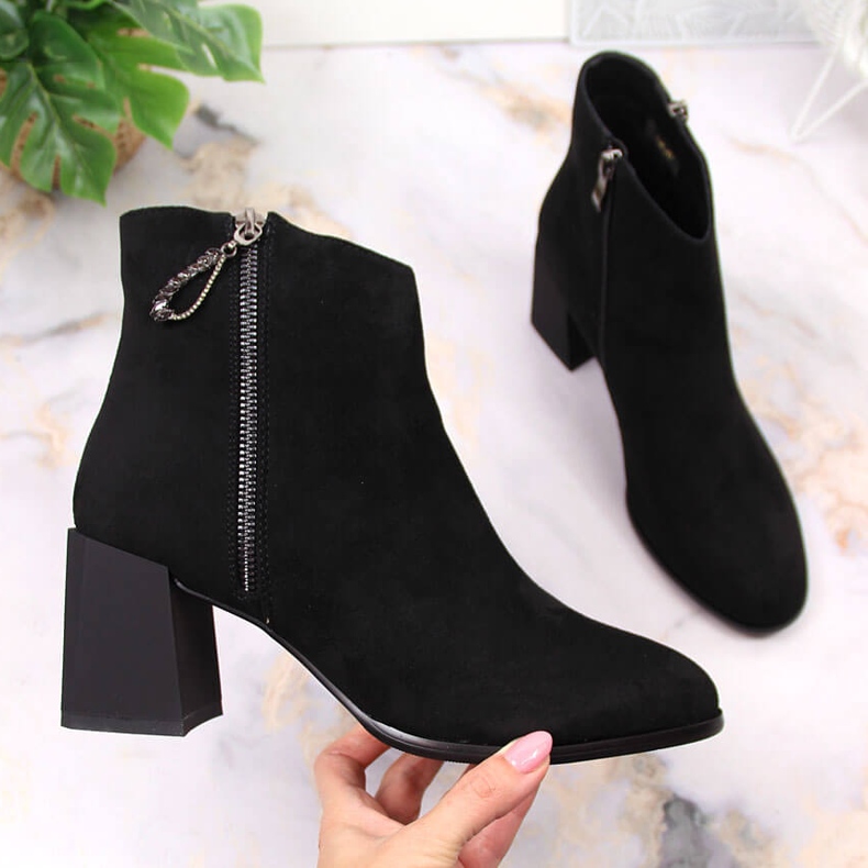 S.Barski Naisten mustat mokkanahkanilkkurit, S. Barski 1