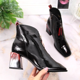 S.Barski Naisten eristetyt lakatut saappaat koristekorolla S. Bararski OLI183 musta 1