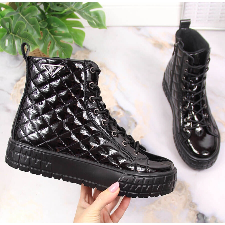 Mustat nahkaiset tikatut naisten eristetyt saappaat Filippo PAW369 2