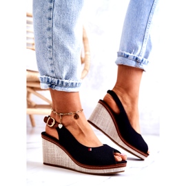 PS1 Naisten mukavat sandaalit soljella, musta Thallas 1