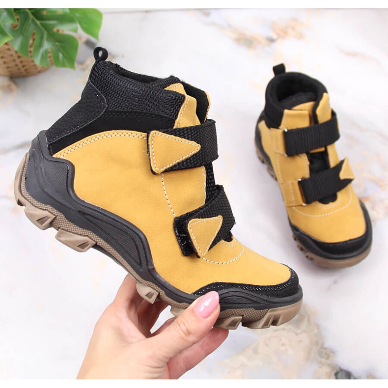 Poikien kengät lämmitetty tarranauhalla kameli Kornecki 6394 ruskea 1