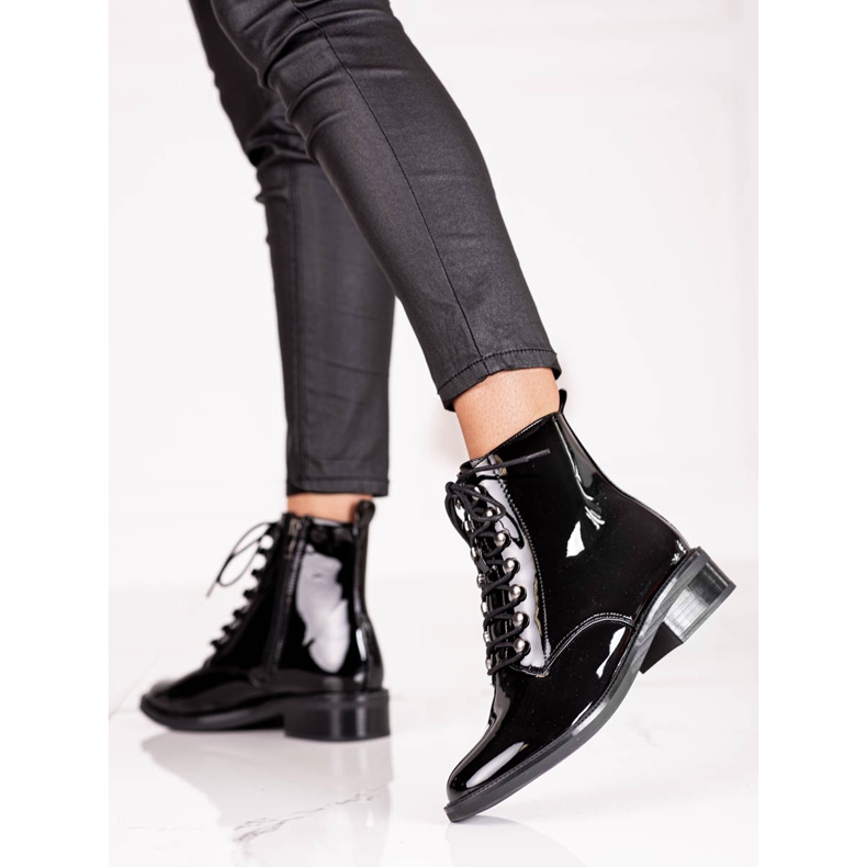 Tyylikkäät nauhasaappaat naisille tasaisilla Shelovet-koroilla musta 2