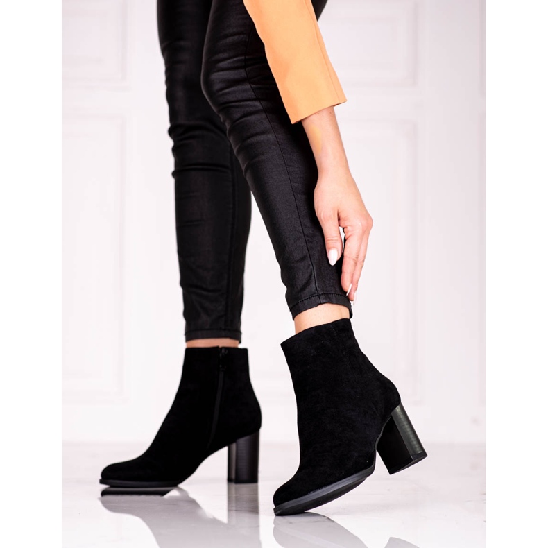 Naisten mustat saappaat Shelovet-pylväässä ekologisesta mokkanahkasta 1