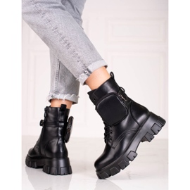 Mustat naisten nauhoitustyöläiset laukun kanssa 1