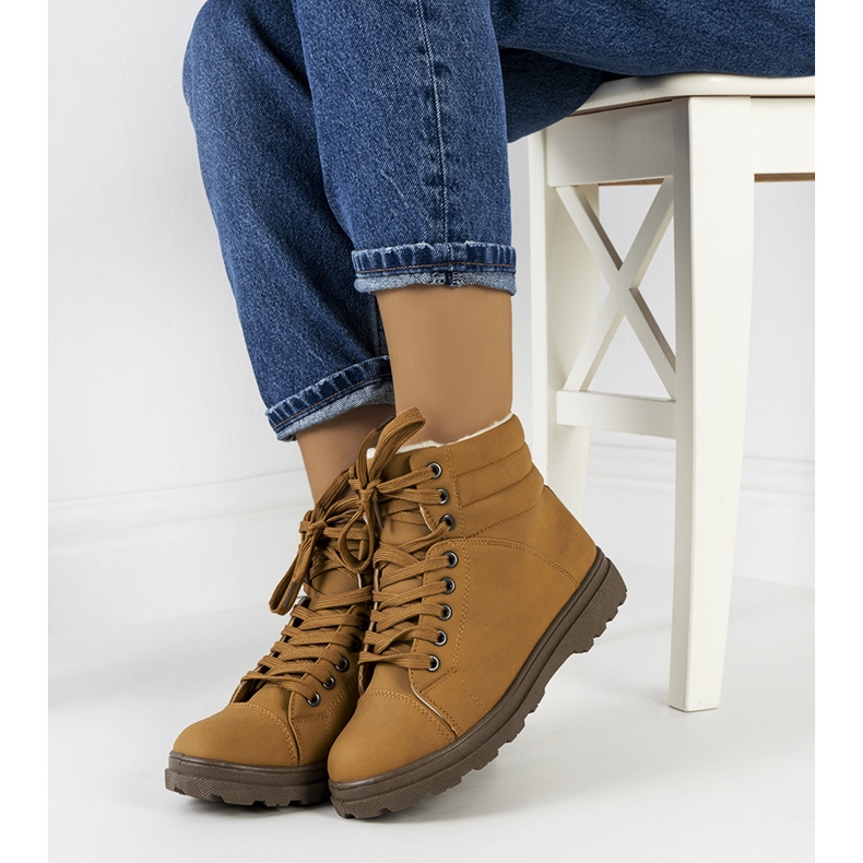 Wilkinsin beige-eristetyt saappaat 1