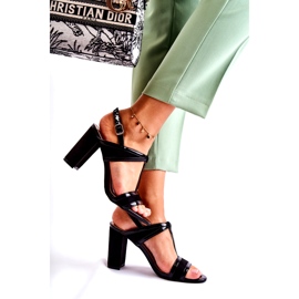 Muodikkaat nahkasandaalit baarissa Black Passion musta 2