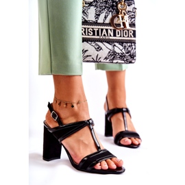 Muodikkaat nahkasandaalit baarissa Black Passion musta 3