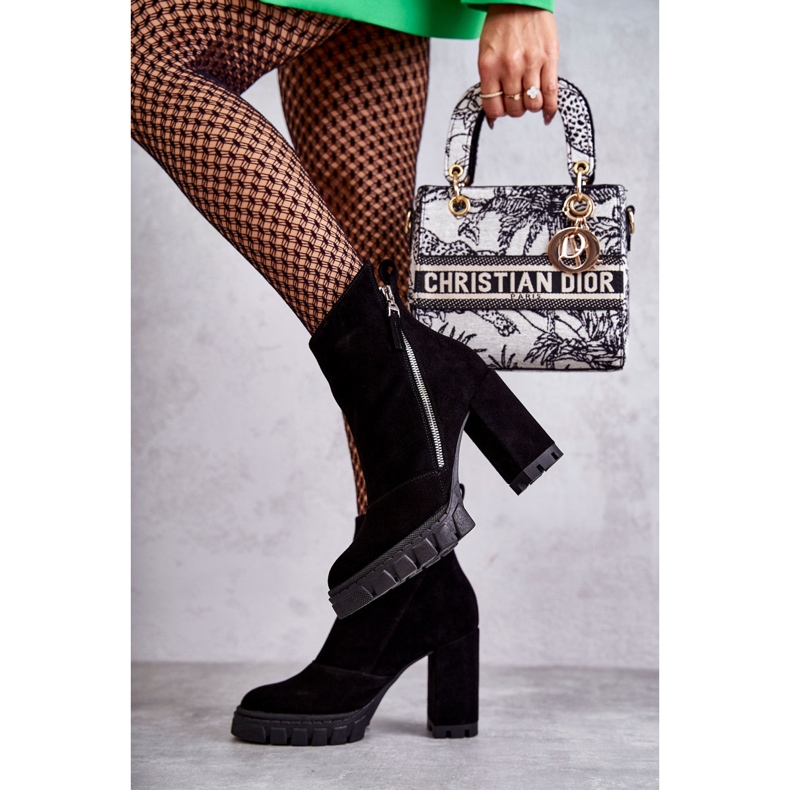 Muodikkaat mokkanahkaiset korkokengät Laura Messi 2509 musta 1