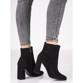 Naisten mustat saappaat Shelovet-pylväässä ekologisesta mokkanahkasta 1