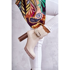 FE1 Nahkasaappaat pilarissa koristeellisella vyöllä, beige Maresol 2