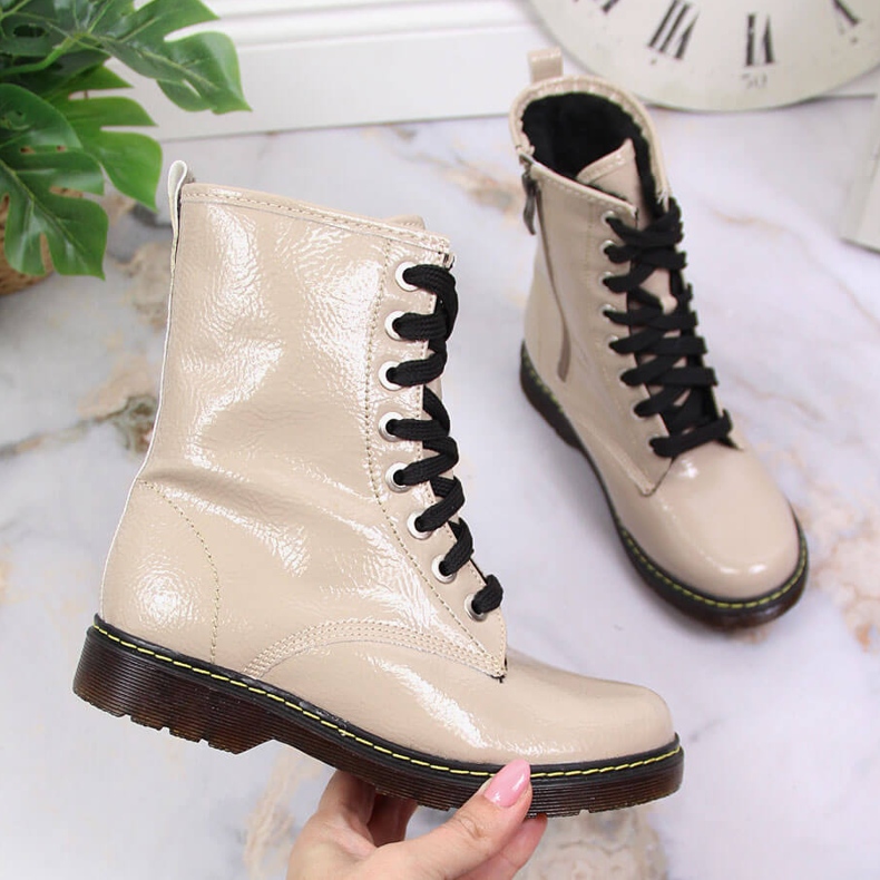 Tyttöjen saappaat, lakattu lämmin beige Kornecki 6017 1