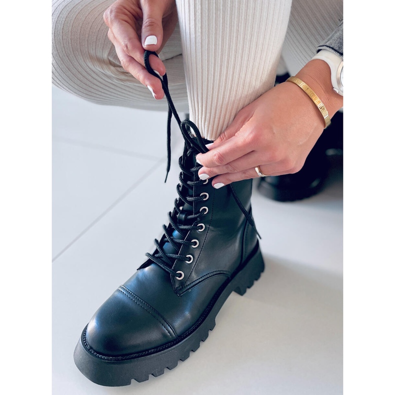 BM Bass Mustat saappaat 2