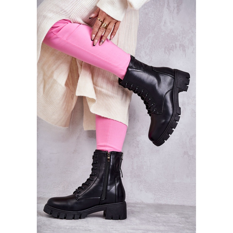 Vinceza Nahkasaappaat mustalla Tonje-vetoketjulla 2