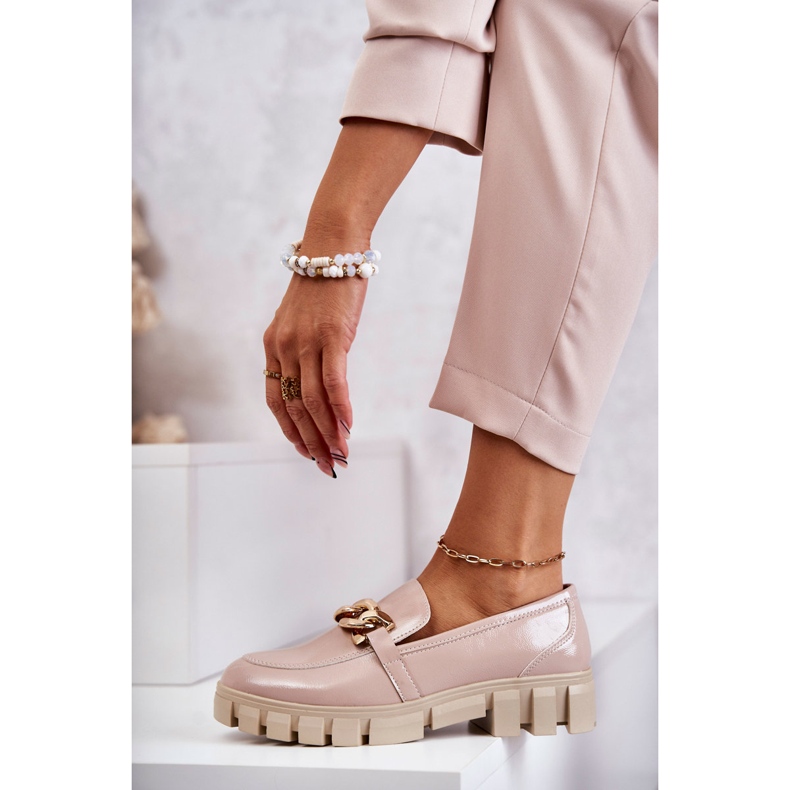 Sergio Leone Lakatut loaferit alustalla Beige Inger 2