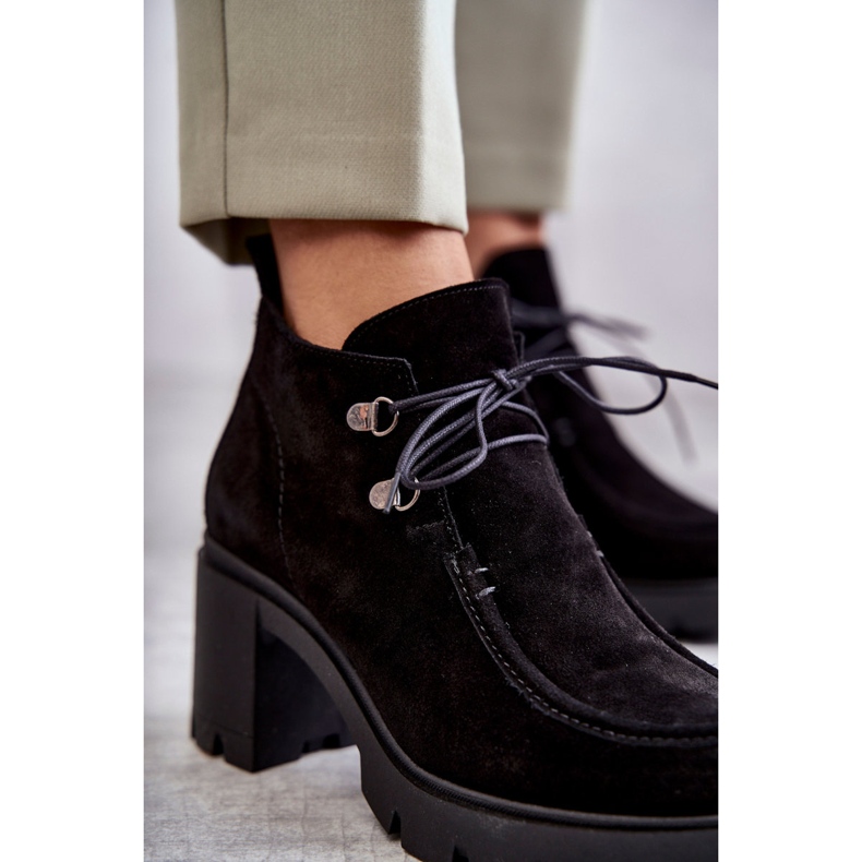 Naisten mokkanahkasaappaat sidottu musta Marianne 2