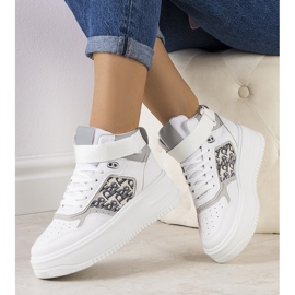 Adolisin nilkan harmaat tennarit 1