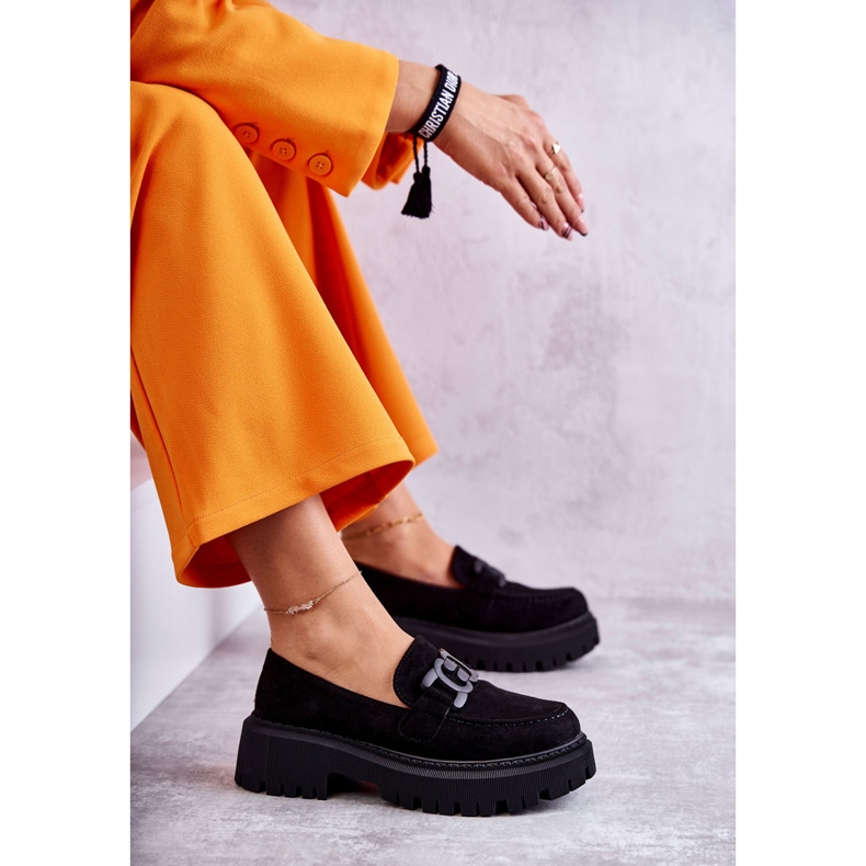 Naisten mokkanahkakengät mustalla koristeella 3