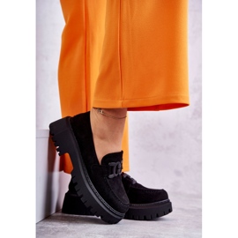 Naisten mokkanahkakengät mustalla koristeella 2