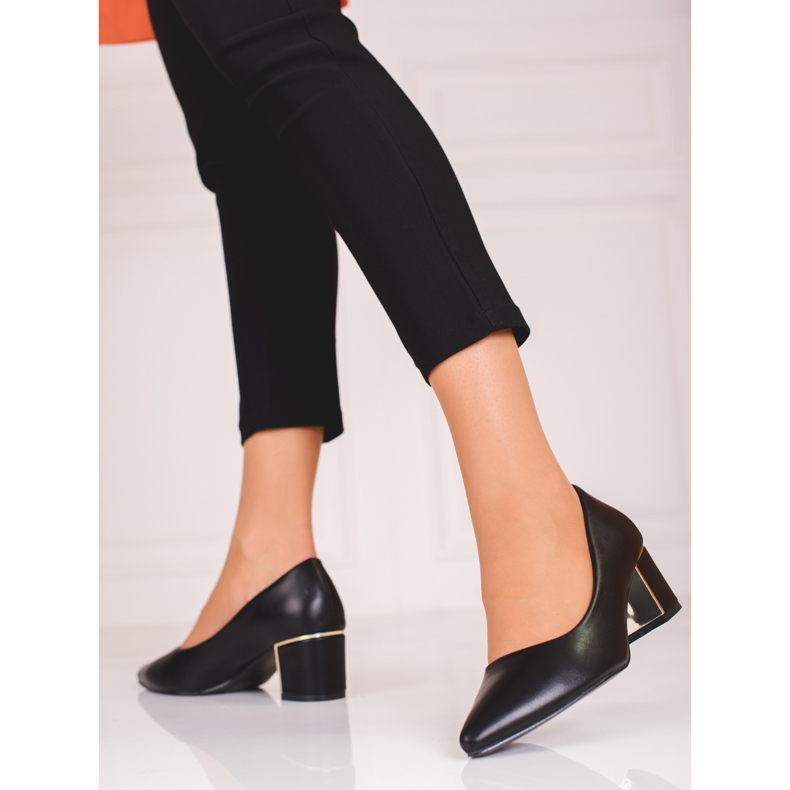 Naisten mustat pumput matalassa Shelovet-tolppassa 2