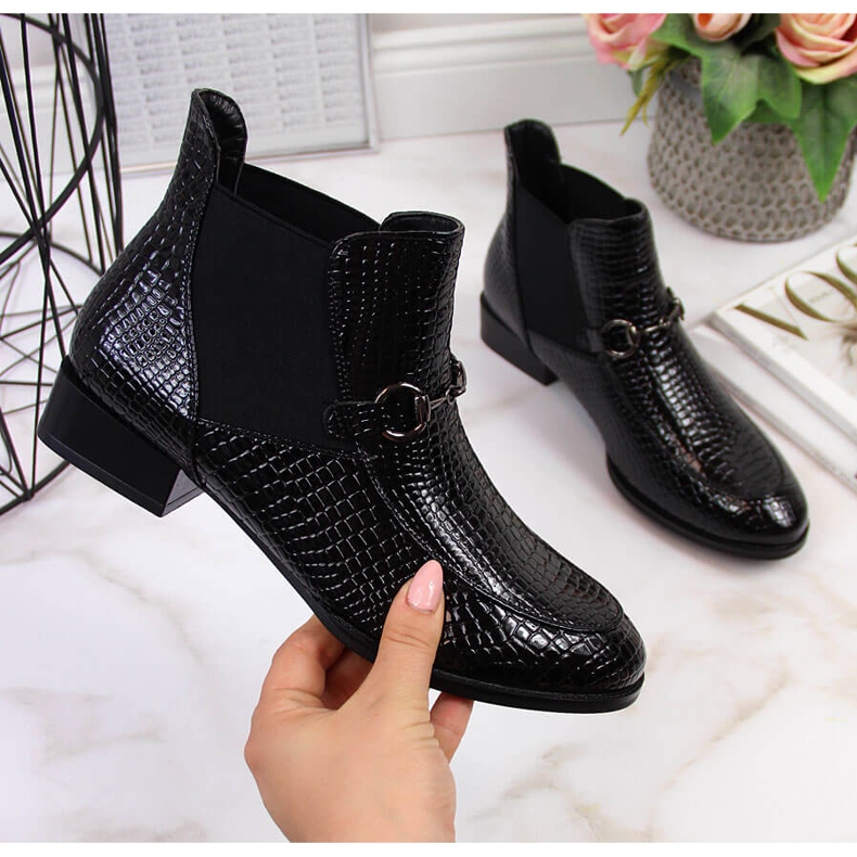 Mustat kiiltonahkaiset nilkkurit filippo-käärmeennahkaa 2