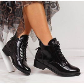 Naisten mustat eristetyt patentoidut Filippo-saappaat 1