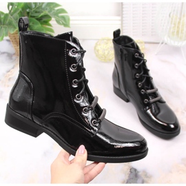 S.Barski Naisten lakatut, eristetyt tasakorkoiset S. Bararskin saappaat musta 1