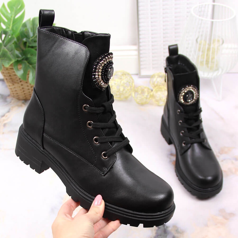 S.Barski Mustat naisten saappaat helmillä eristetty musta S. Barski 1