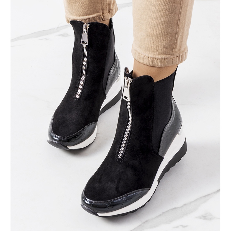 PA1 Mustat tennarit Triaca wedgessä 2