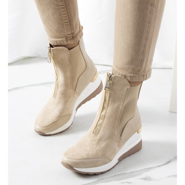 BM Beiget lenkkarit Triaca wedgessä 1