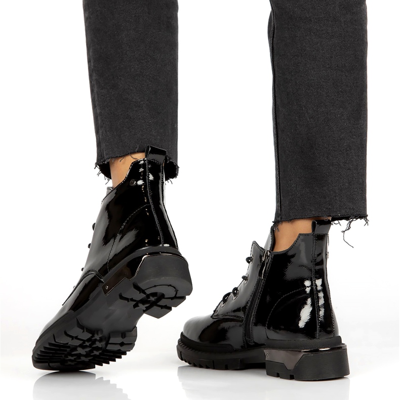 Lämpimät lakatut saappaat Filippo DBT4173 BK musta 4