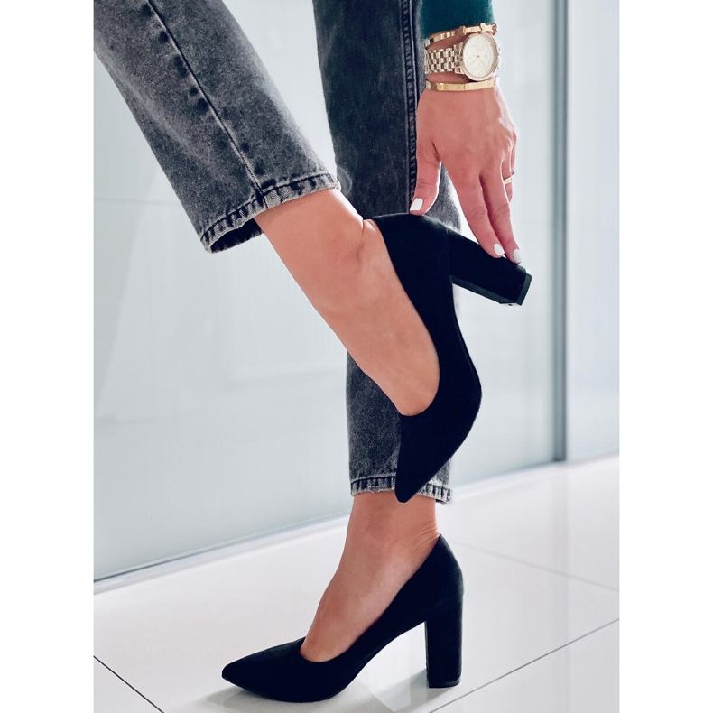 PA1 Pumput Ivonne Black -postiin musta 2