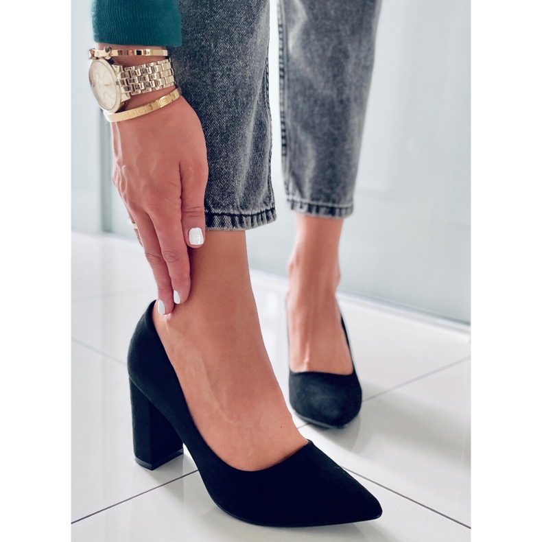 PA1 Pumput Ivonne Black -postiin musta 1